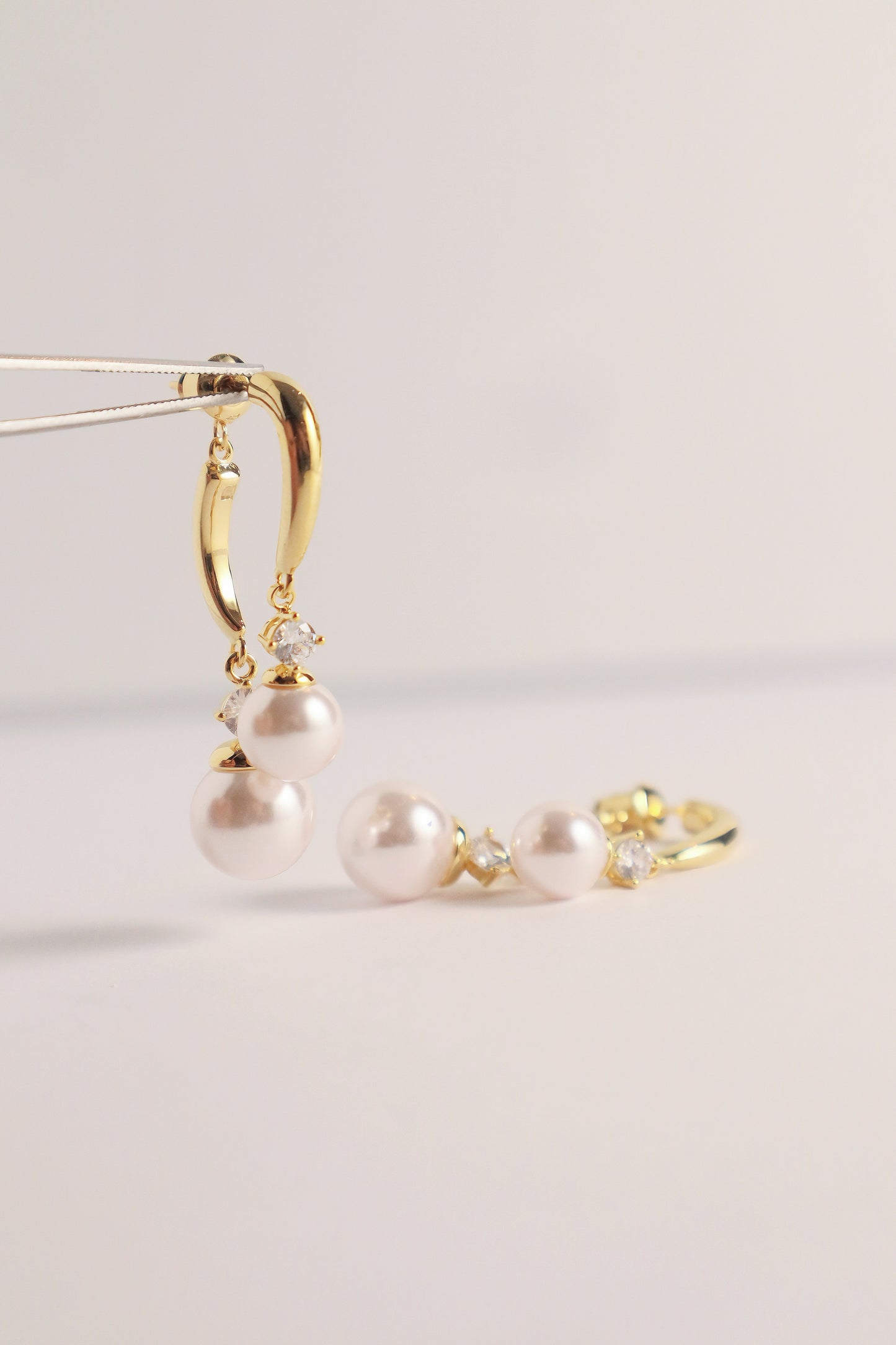 Minimalist Double-Layer Earrings with Imitation Pearls