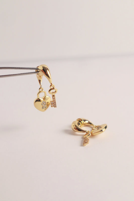 Happy Lock Zirconia Double Layer Earrings