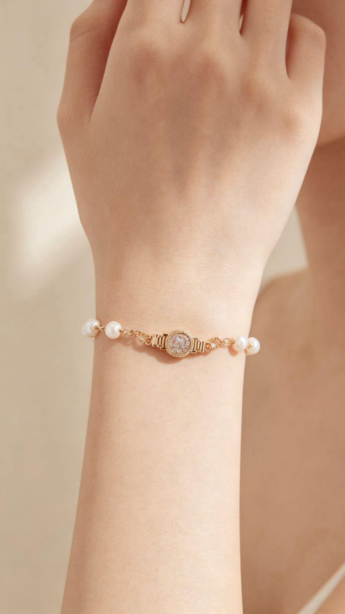 Freshwater Pearl and Zircon Round Tag Bracelet